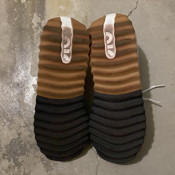 Nike shoes - Picture 4 of 6